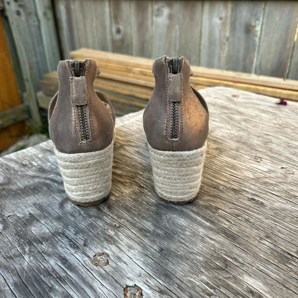 Eileen Fisher Wanda Espadrille‎ Wedge Sandal Metallic Leather Size 6.5